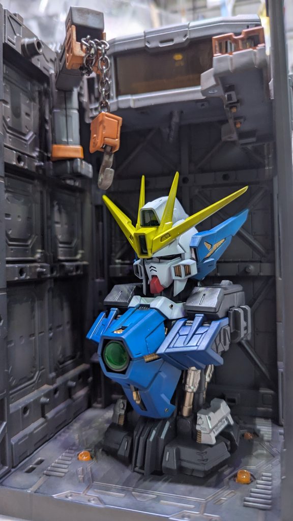 ディスプレイベースはメカサフヘヴィを吹いて、全体をステインブラウンでウォッシング。それだけでもなかなか様になります。