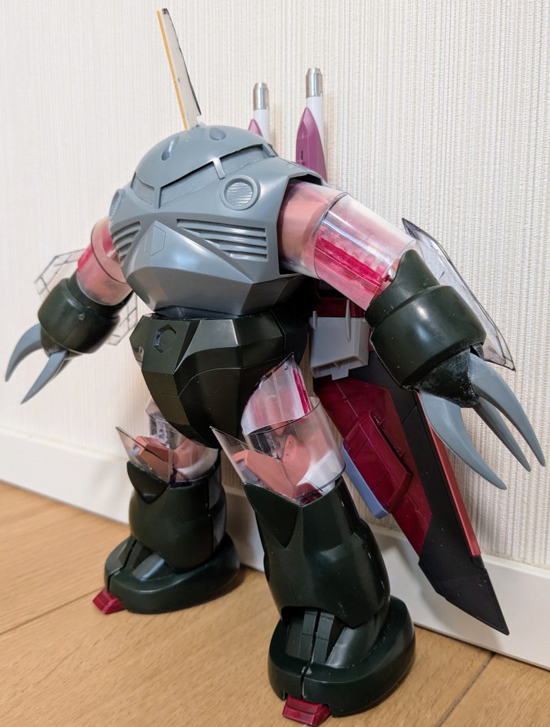 最後に、塗装前の段階を１枚。仮組み時点で「全部はまった！！」と感動して思わず撮ってしまいました。以上、ズゴック（ガンダムSEED）inインフィニットジャスティスでした。ご覧いただき、ありがとうございました！！