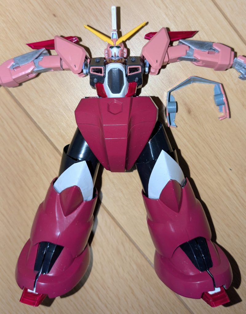 スカートはめ込み完了！次は腹巻き部分。ここは接続というより、腰に合わせるだけですが。