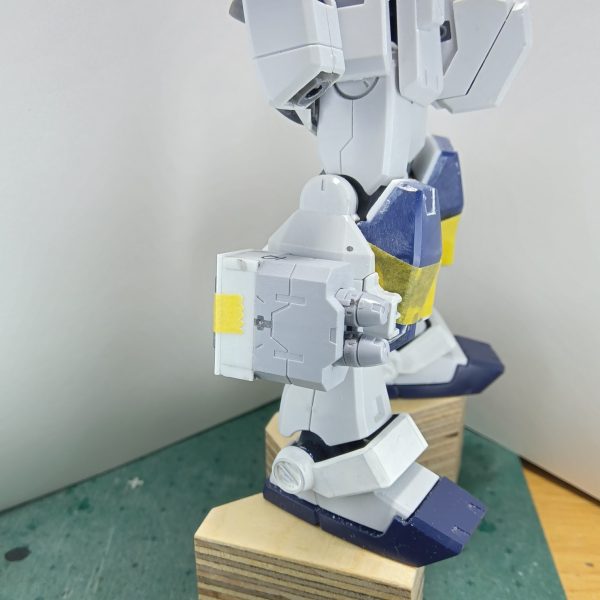 先日足に装着していたミサイルポッドを肩にも装着できるように磁石を肩にも取り付けしました肩に磁石の組み合わせはピッ◯エレキバンを連想してしまうあたりオジサンになったってことですかねぇ💧（3枚目）