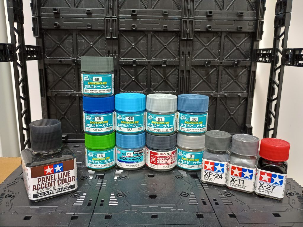 使用した塗料達。胸部やスカートの色は調色してみましたがもっと緑強めが良かったかなぁ~💦