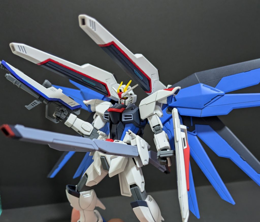 腰のレール砲は合わせ目消してたら関節部分が破損💦まぁよくある話😭というわけで1本だけ展開w