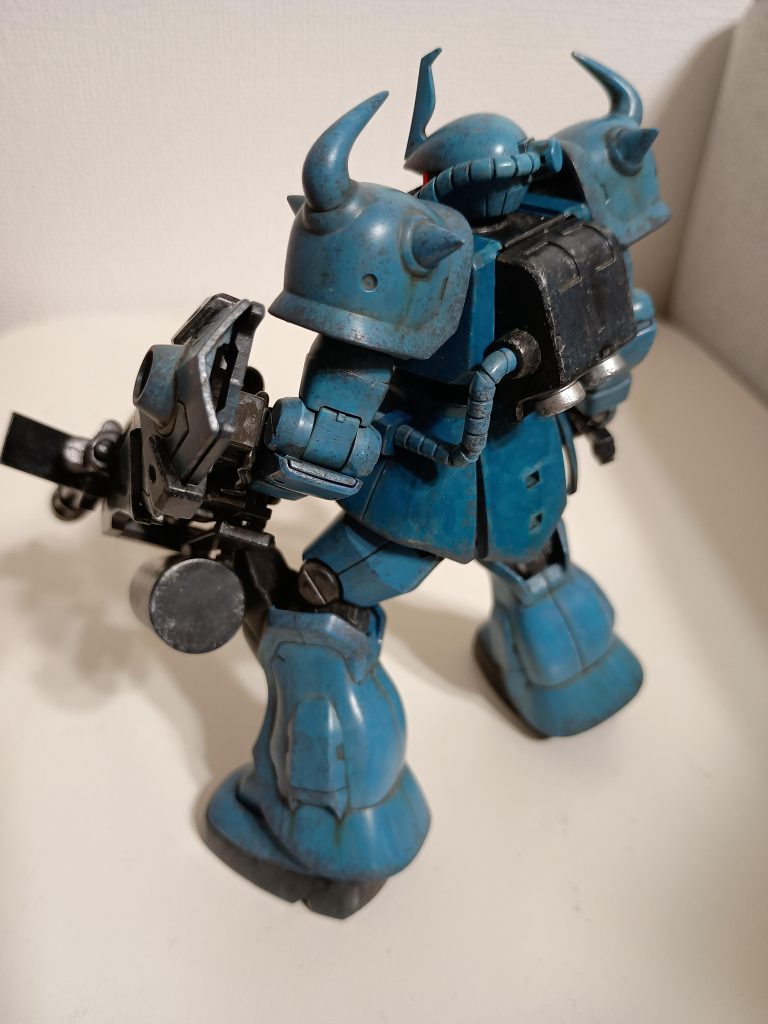 武器や関節にはシルバーのドライブラシを入れました。擦れた金属感が好きでお気に入りです✨️✨️エッジ部分にチッピングが全然効いて無いですね。改めて写真を見るといろいろ気になってきます💦