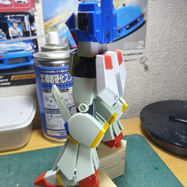 ＨＧのダブルゼータのリアスカートアーマーって付いてないんですよねぇ💧でっかいバックパックに隠れるから設計されなかったんですかねぇなんか許せないのでＥＧのニューガンダムから拝借しました（3枚目）