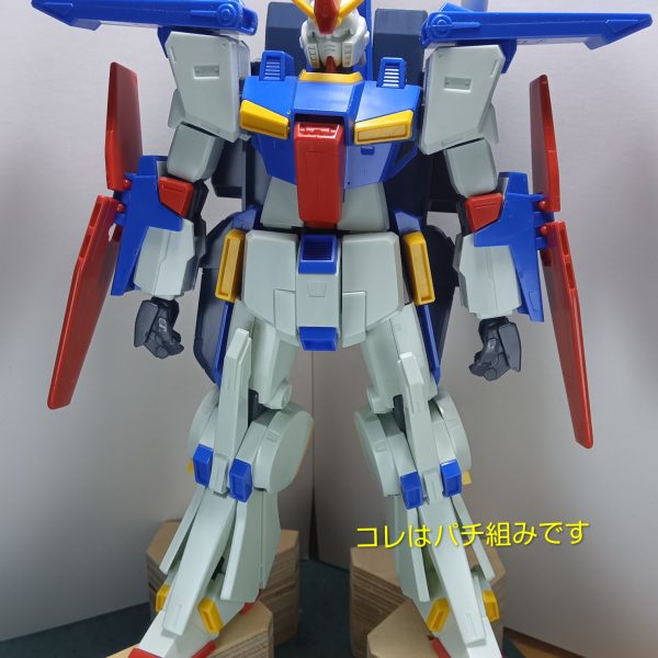 パチ組みを眺めていると、どーにも下半身が貧弱で頼りないので太ももを合わせ目で１ミリ幅増し、外側両サイド上部に１ミリずつ幅増しヒザに向けて０になるようにテーパーさせてあります合計で３ミリほど太ももをムチムチ化させました（笑）また股関節で足が外側に３ミリずつ逃げるように加工してありますこれで安定感が出てダンプ松本を想像させる重量感みたいなものが出たのではないかと極悪同盟のダンプ松本さんリスペクトです（5枚目）