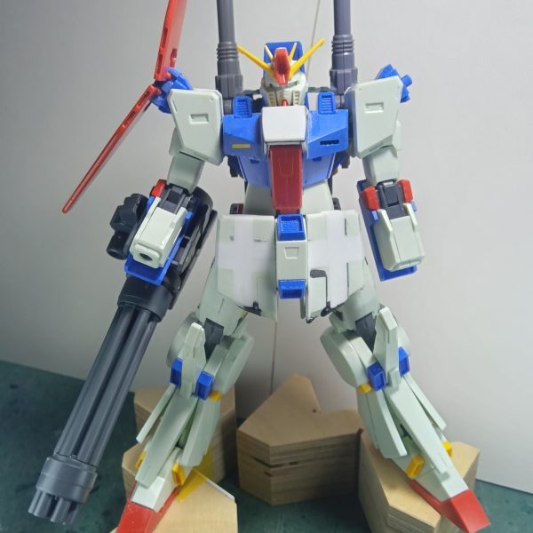 シールドはこの位置だなって思って移設しました戦場でも余ったシールドは有効活用されたと思われますフロントスカートを大型化してみました重量感は出たと思うのですが、もうちょっと改修するつもりです（2枚目）