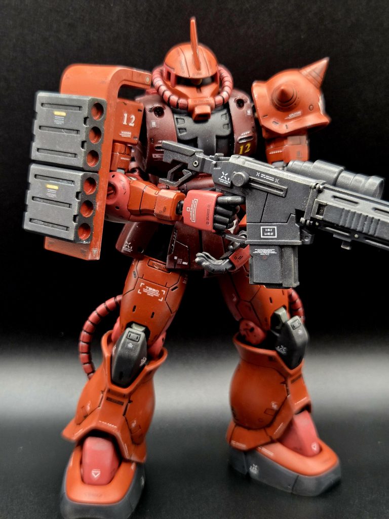 付属のシールは使用せず、市販の水転写デカールを使用。黒の墨入れはわざと弛ませて境界をボヤかして、陰影のブレを表現してみました。