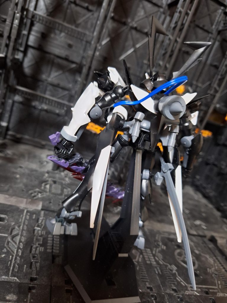 完成したら、メチャかっこいいのですが、パーツのポロリがヒドイ😅