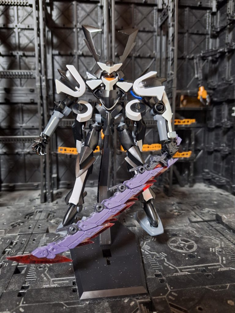 ただ、オリジナリティを出したく、G-エルスコトブキブッキーカスタムよりニンジャブレードカザキリ冥刃はスサノオの方が絶対似合うと思い、装備させました。こちらの方が似合ってると思います。G-エルスコトブキブッキーカスタムには、別の装備を追加しようと思っています。