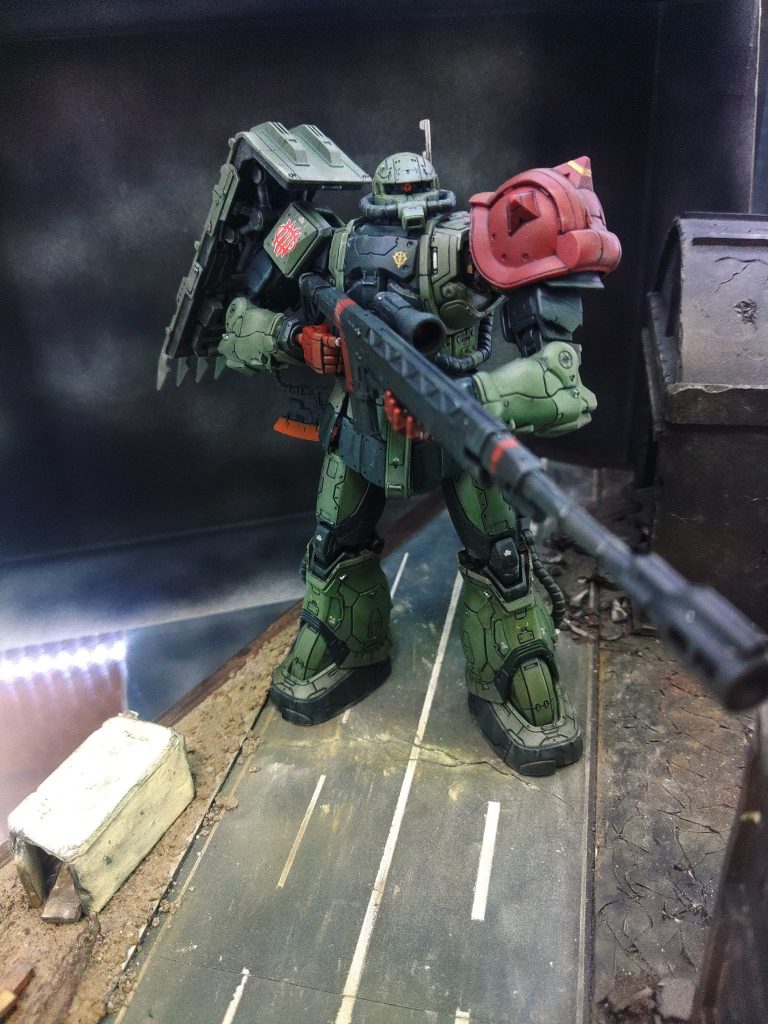 ケイル愛用のライフルも部分塗装です✌️✨あと手ですね😋👍