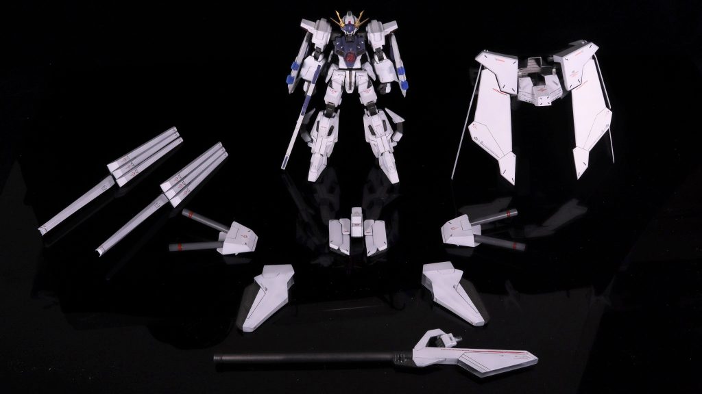 パーツ数自体はそんなに多くないです。ギミックを入れつつデザインも補完するのが難しかったです。今回初めてデザインから考えましたがそれも難しいですね😇いい経験になりました。