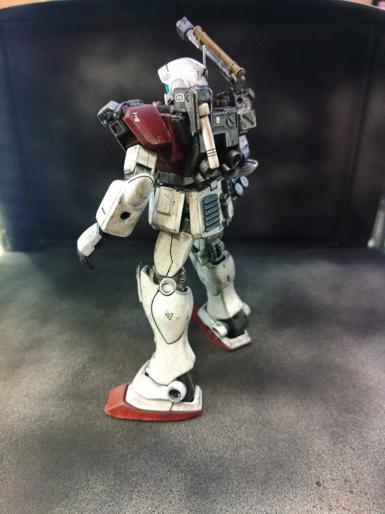 スミ入れの際に加減が分からず、ドバドバやりすぎてパーツがバッキバキになり、絶望したのを思いだします😂笑