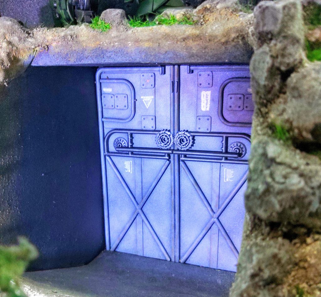 入り口の中にはモビルスーツ用の出撃ハッチを作りました😋