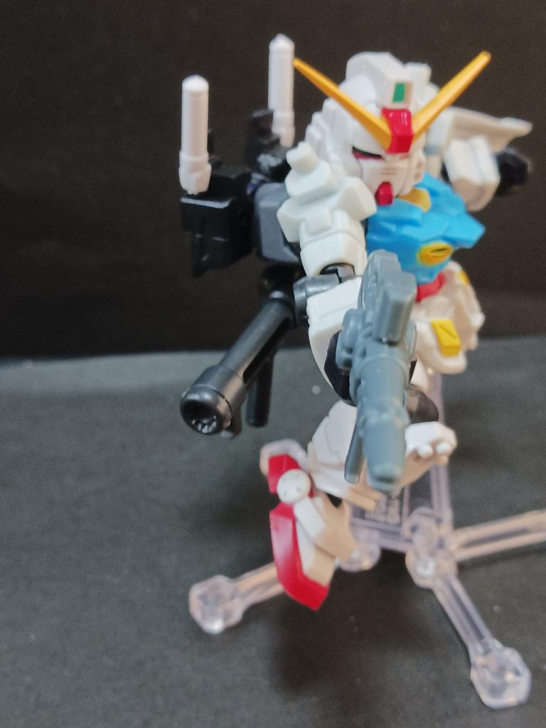 ビームライフル戦艦の主砲並みの威力。これにはシャアもびっくり！