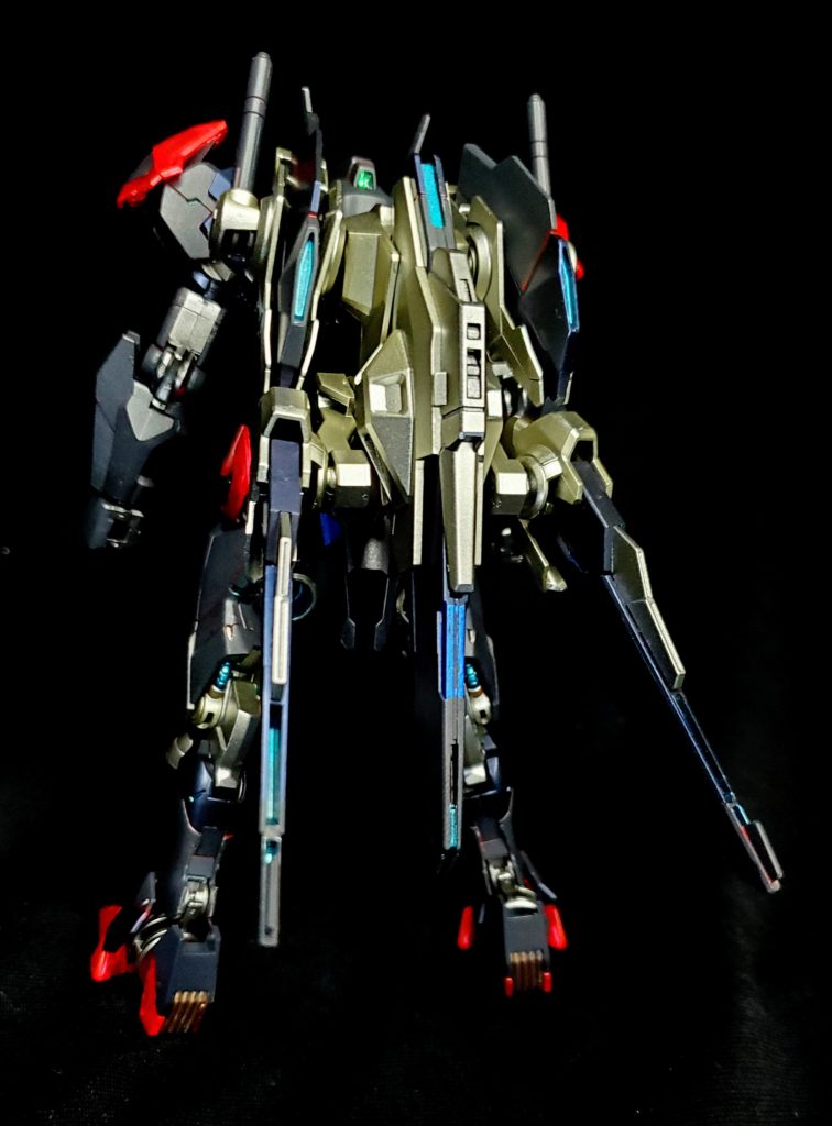 バックシステムカッコえ〜。でも今回はは無しのほうがいいかな。元イメージ無いと自由な発想が。