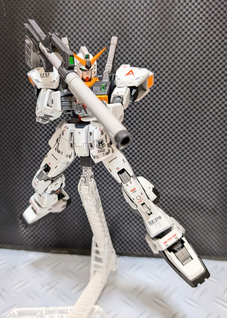 RX-178ガンダムマークII（アムロ専用カラー）–4枚目/制作者：@Ymarl1
