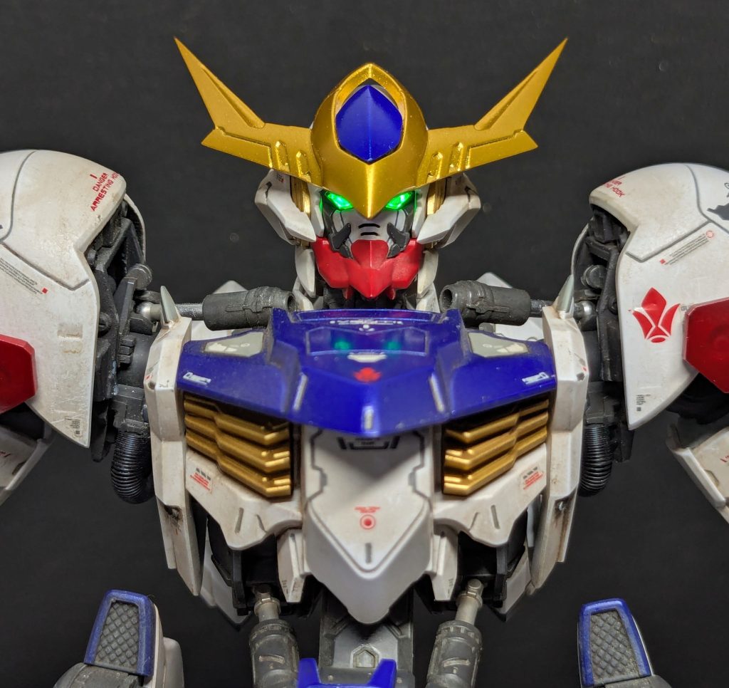 角中央下も、前より目元が見えやすくなるよう削り込み。マスクに縦スジ追加