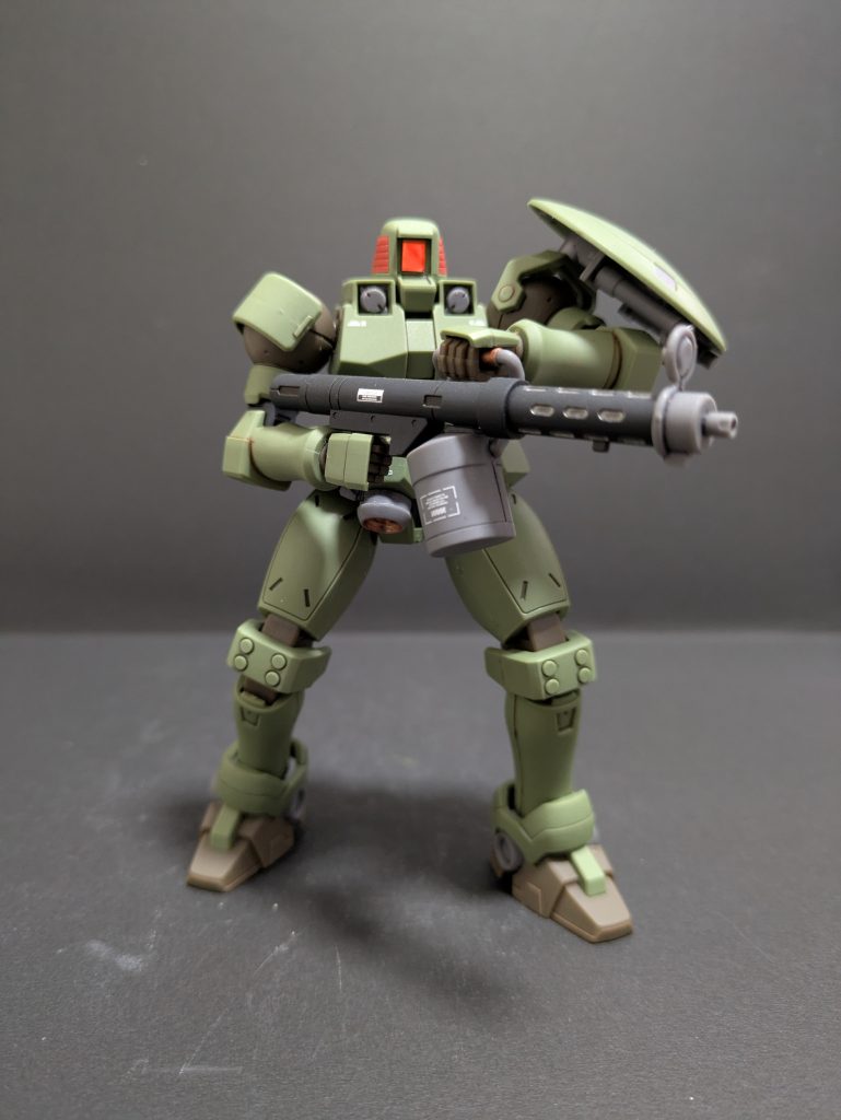 頭部センサー部分は100均にあった釣り具用のラピテープ？シール？を使用写真では伝わりにくいですが、角度によって黄色〜紅色っぽく見えます