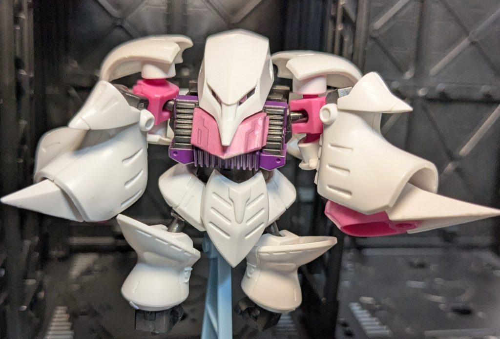 変形④　両手両足をそれぞれ両足、両手に付け替え、足の向きを変えれば完成です