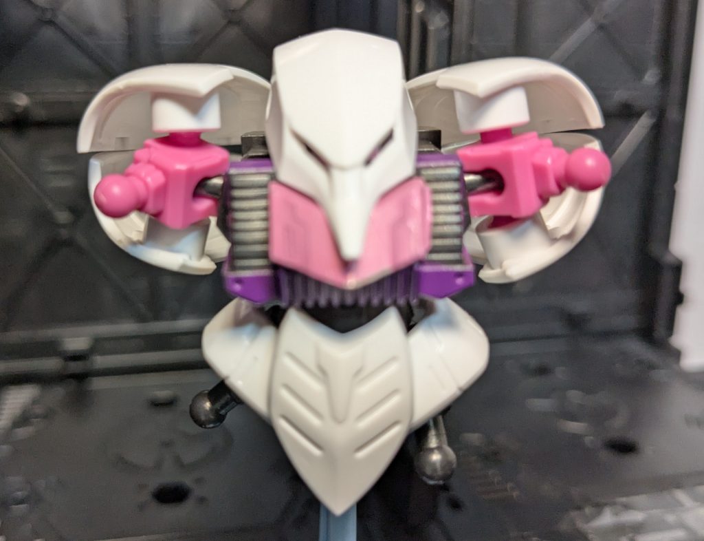 変形③　肩パーツを後ろに倒します