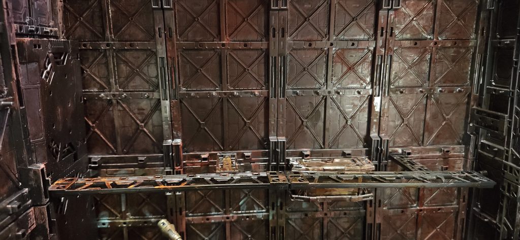 静かな丘の整備工場–3枚目/制作者：塗装狂主任