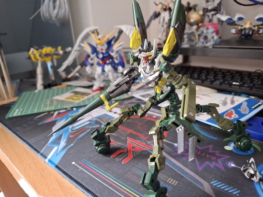 勿論開口形態もあります。カッコいいね。使用塗料は主に水性ホビーカラーで、トップコートは光沢クリアです。