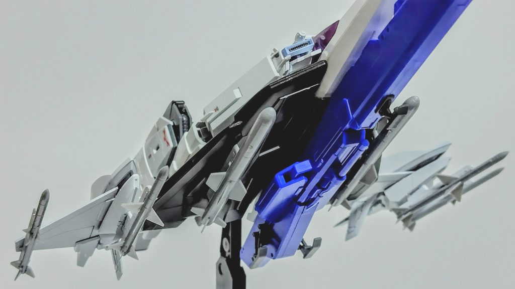 ウェイブライダー形態はスマホで撮ったものしかない。