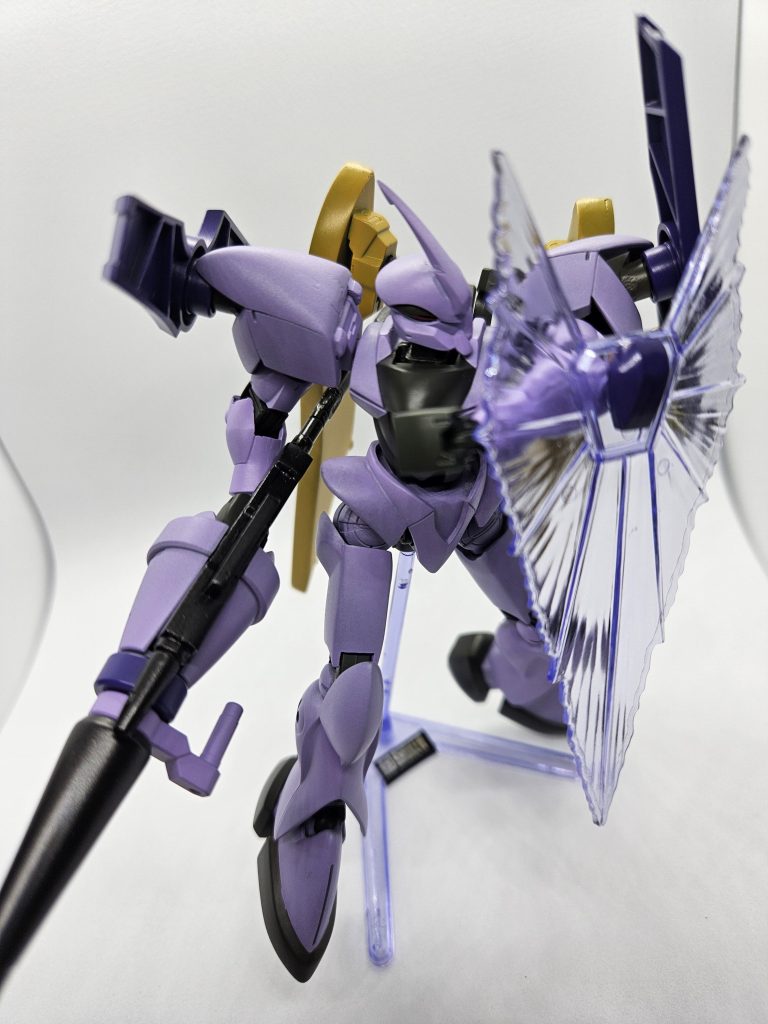 武装は元々あったハンドビームガンに加えて、ビギナ·ギナII(木星決戦仕様)のものを参考にしたショットランサーや未改造のビームシールドの他に