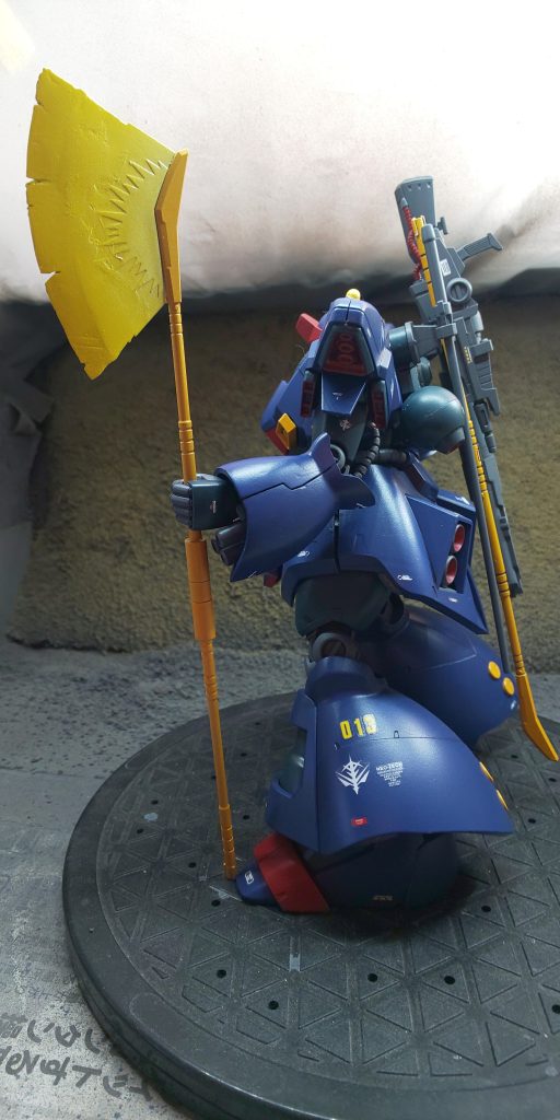 ビーム刃も長さに合わせ先にプラ板を貼って少し大きくしてみましたが…盛りパテの跡が💦グラデーション塗装でごまかせる予定でしたがダメでしたね😅