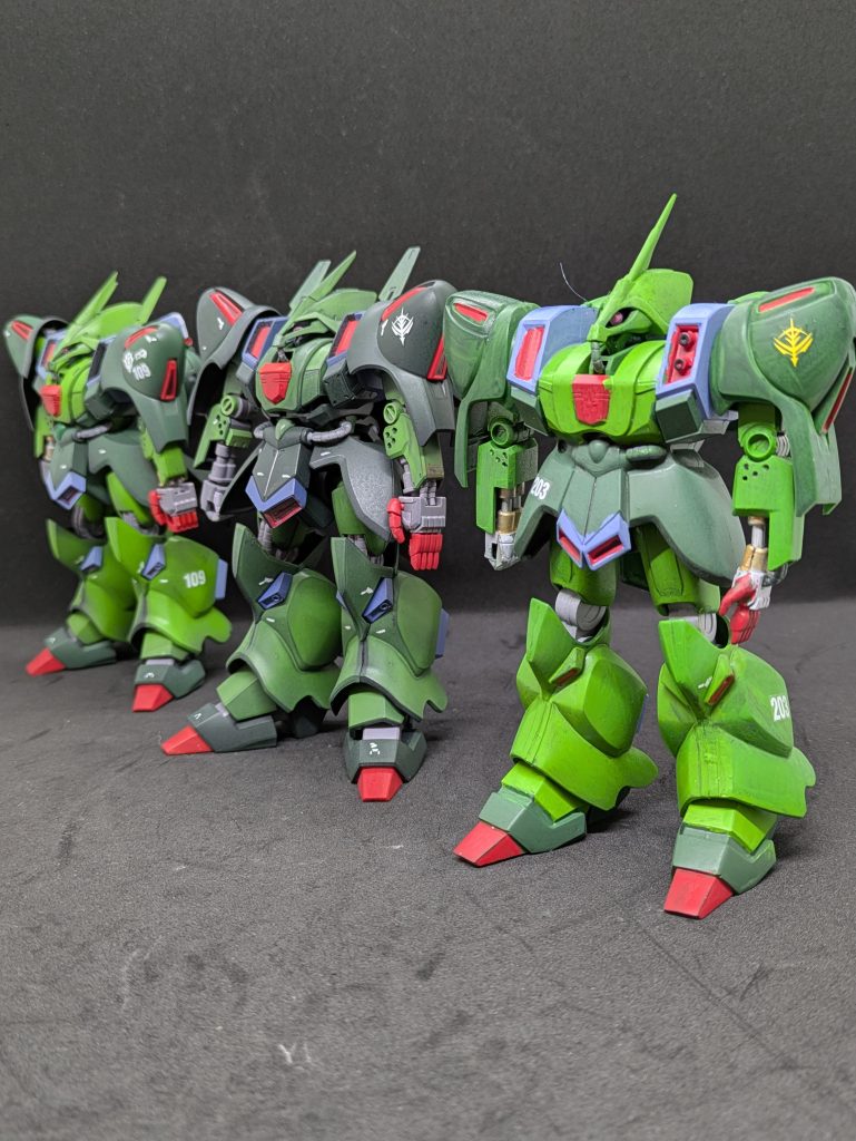 もし序盤でガルスJが3機あったら、シャングリラを制圧できたかも?アニメじゃない!と当初度肝を抜かれましたが、作詞が秋元康、作曲芹澤廣明のヒットメーカー作ということもあり、徐々にこの歌が好きになりました。だってガンダムの世界は未来に起こることなんだって皆様も思ったことがありませんか?私は今でも思っています(笑)この歌を聴いて富野御大が激怒した(その後和解)り、何かの番組で将来スペースコロニーが作られたら?の質問に「そんなもの出来るわけないでしょ」と御大が語った事にビックリしましたがw初期のOPの最後にはジュドーたちと一緒にマシュマーも映っていたので、もしかして仲間になるの!?とも思ったものです(爆笑)。ZZ関連の話はどうしても長くなってしまいます。最後までご覧いただき、ありがとうございました。