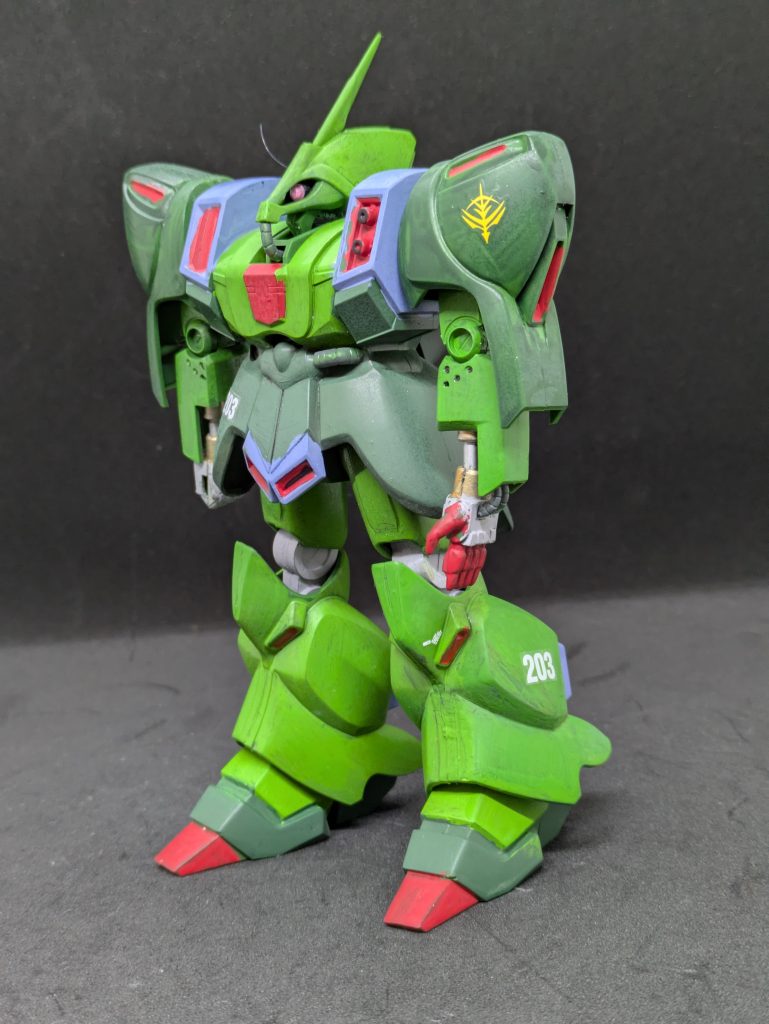 とってもセンシティブな歌詞でオープニングが始まり度肝を抜かれました。恐らく当時同じ気持ちになった方々は8割くらいいたのでは?第一話はファーストとZの説明とクイズで実質第二話から始まりました。ガルスJは第三話「エンドラの騎士」で初登場。私が全ガンダムの中でも一番大好きな登場人物である、マシュマー・セロの搭乗機体です。