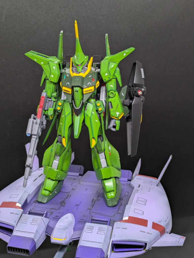 ベースジャバーに載せてみました。ZZ本編でもあったシーンです。意地でも変形しないです（笑）量産型には変形機構は、やっぱりないのかな・・・？どっちなんだい？