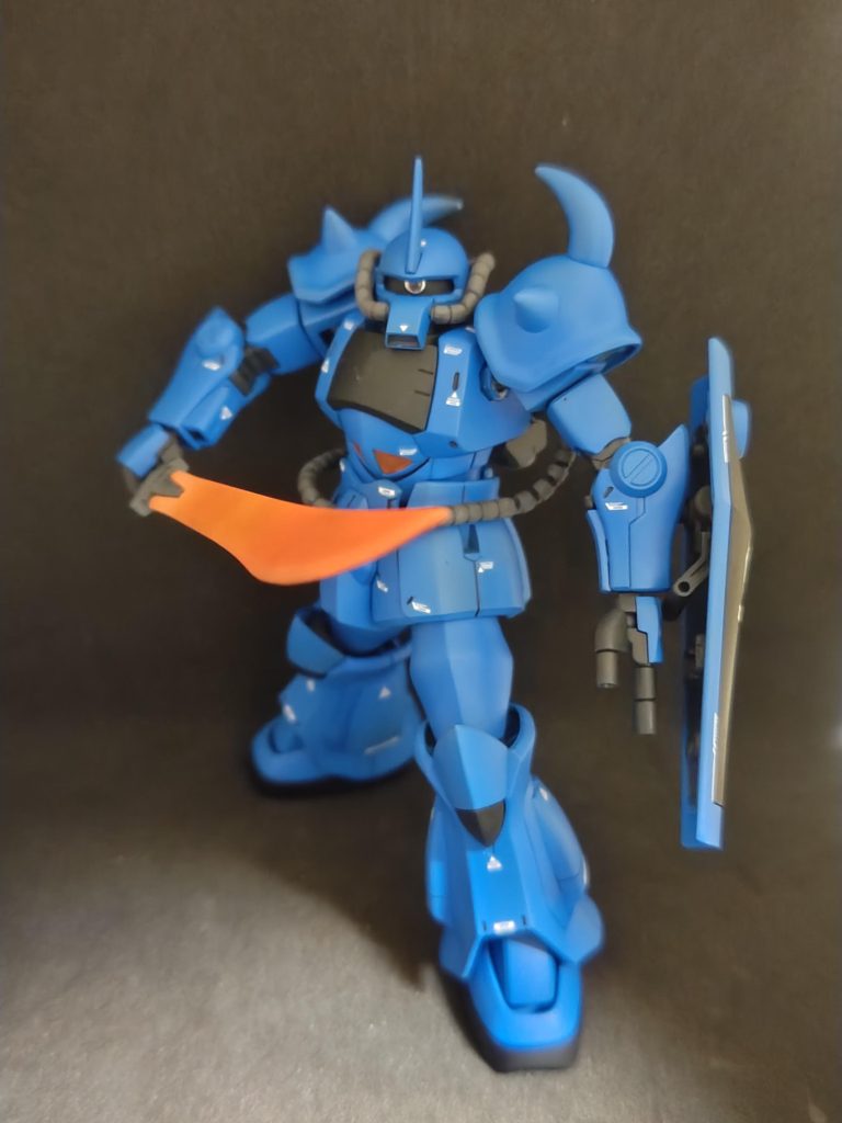 動力チューブと手はグレーで塗装してみました。 