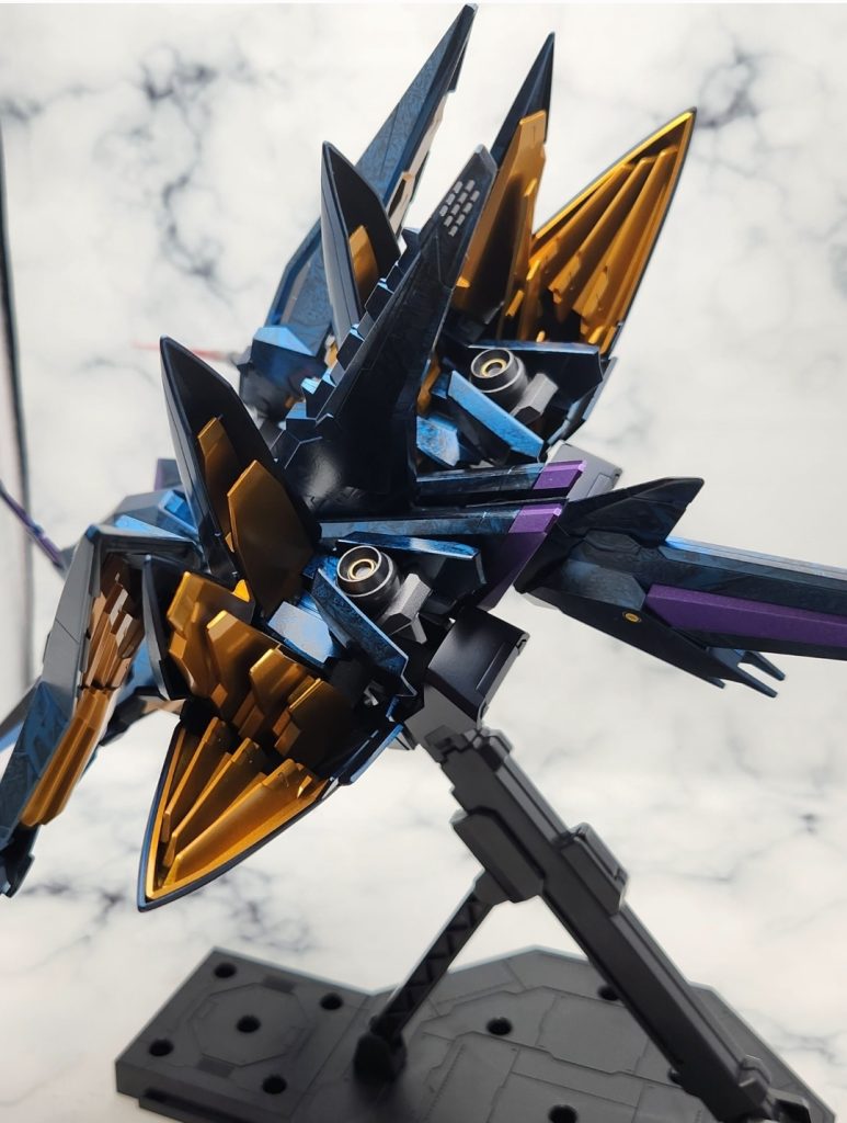 ガイアのプレミアムブリオンゴールド、お気に入りです。ラメ感のあるイエローゴールドで、金って感じが強いです。