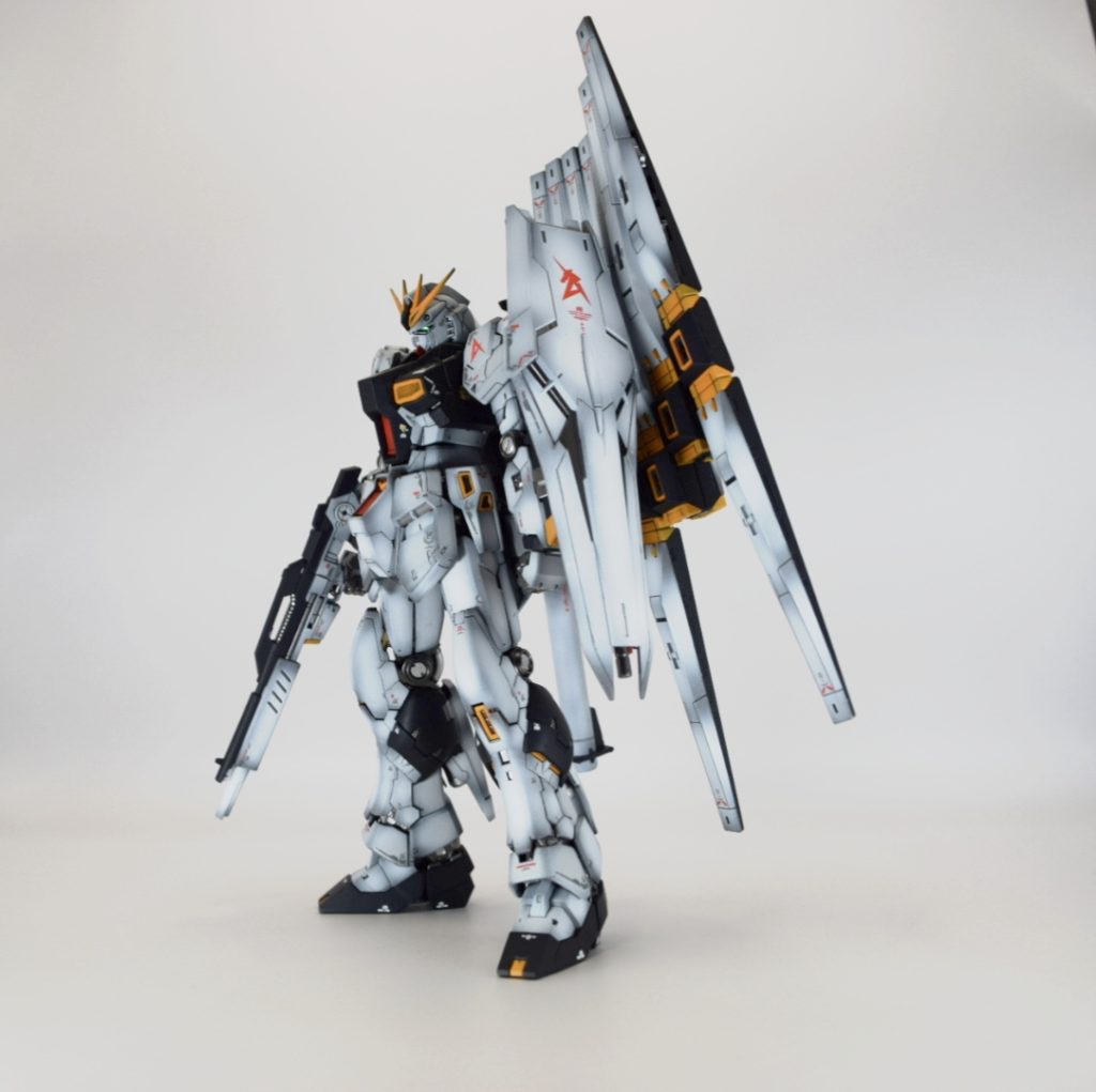 νガンはMG以来の製作ですが相変わらずファンネルが重てえ(zaku-kao10)