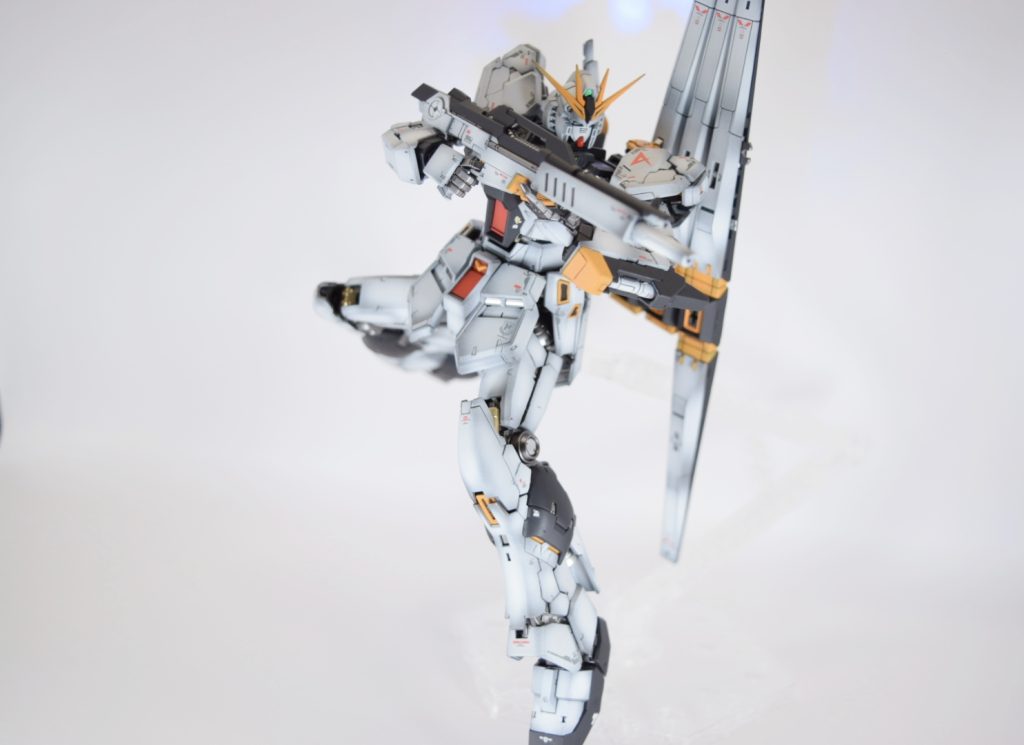 本体はポージングしやすくて非常に良き(zaku-kao7)