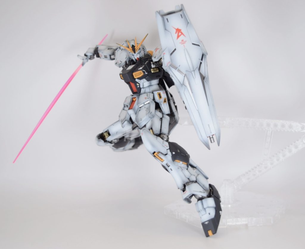 RG ニューガンダム–5枚目/制作者：ドス恋マンディブラリス