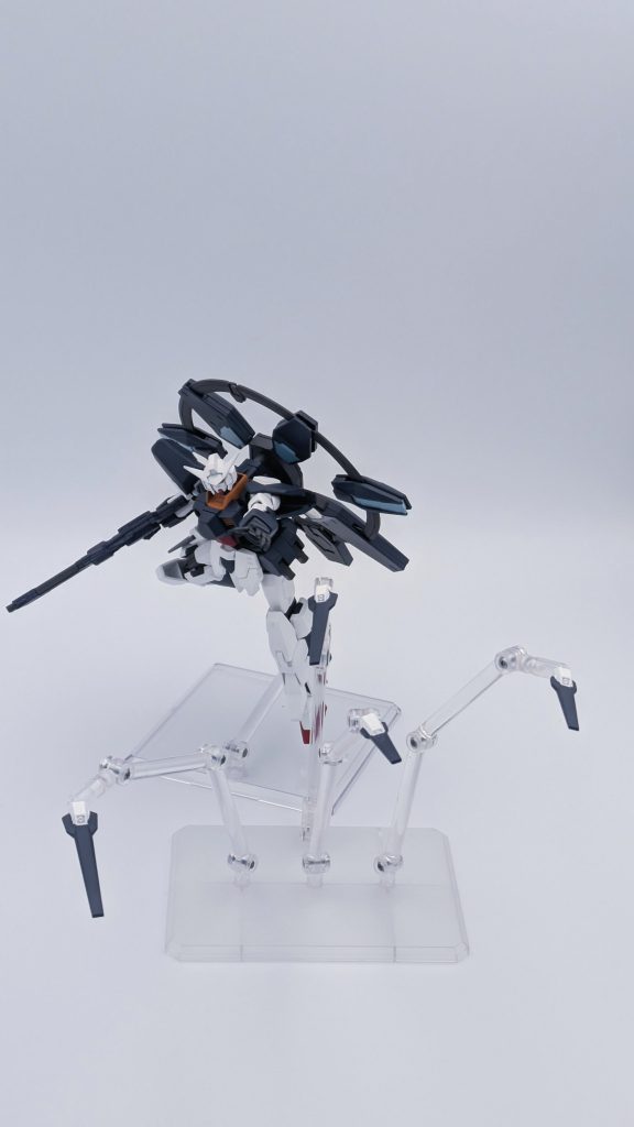 ドラグーン展開。エミッテを光の翼の実戦試験機、こちらはストフリに搭載する機能自体の試験機という感じです。