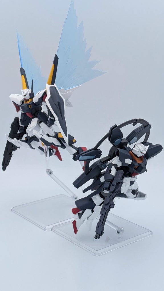 改修後（という設定の）ルミナスガンダムエミッテhttps://gumpla.jp/hg/25105854と一緒に。雰囲気だけは、スターゲイザー＋プロヴィデンス→デスティニーという感じになったので、個人的には満足です。