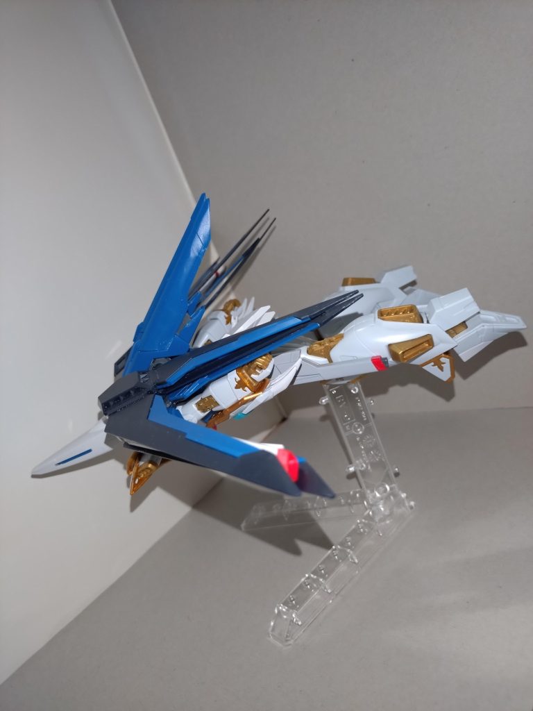 【MA形態】にゃむ「ここから、にゃむっと変形させてくよ〜」まず機首を起こす両肩アーマーを起こす足首をたたむ両ひざをハンブラビよろしく曲げる必要に応じてレールガンと超高インパルス砲を展開する