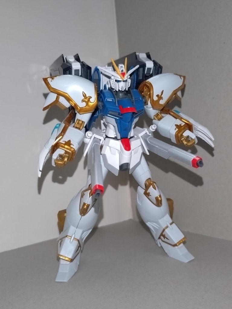 【武装】すべて2門または2丁装備。 レールガン本機ではビームライフルを廃止したため、こちらがメイン装備になった。通常、左右交互に放つ。にゃむ「連合VSザフトのフォビドゥンのメイン射撃もレールガンだったしね〜」