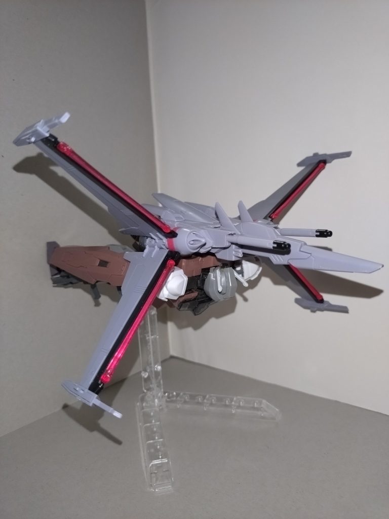 はぐみ「主翼を開いた状態で使うと、ダメージが大きくなるから、基本はこれで使うんだ」