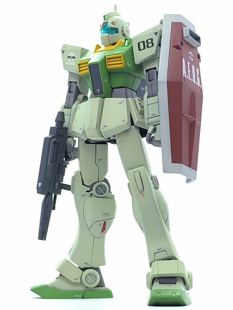 エゥーゴカラーについて、個人的な解釈としてロボット魂やキット版の色の薄い部分は白過ぎると感じ、やや強めに緑っぽくしてみた。