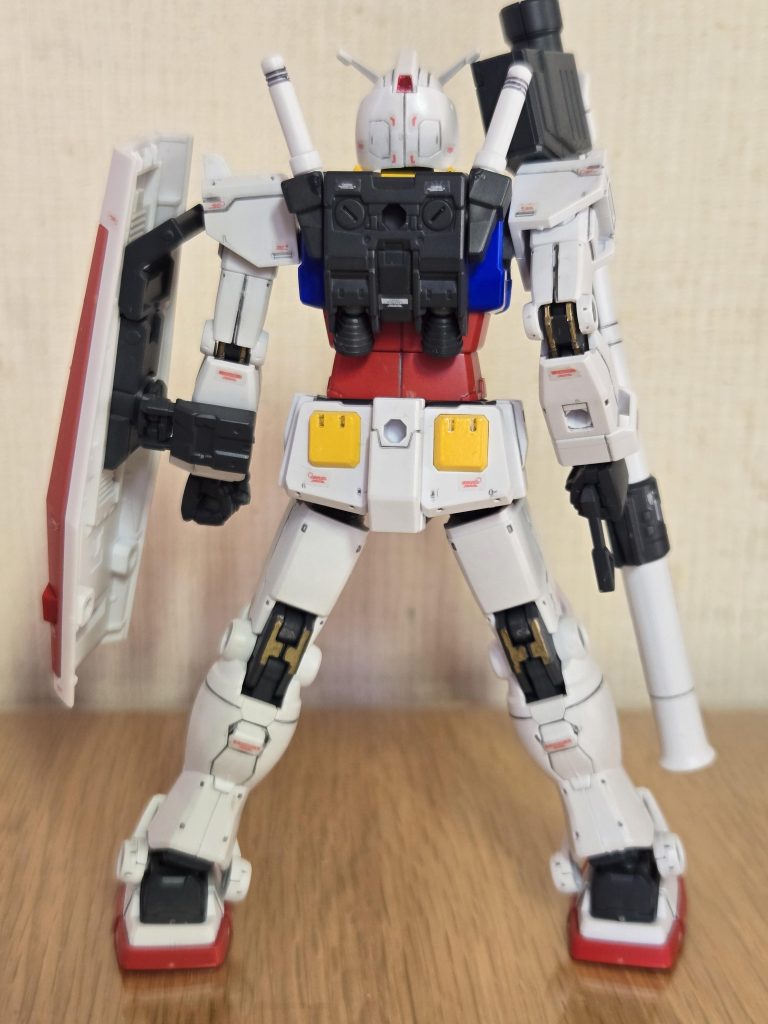 関節部はマグネットコーティングをイメージしてゴールドにしました。