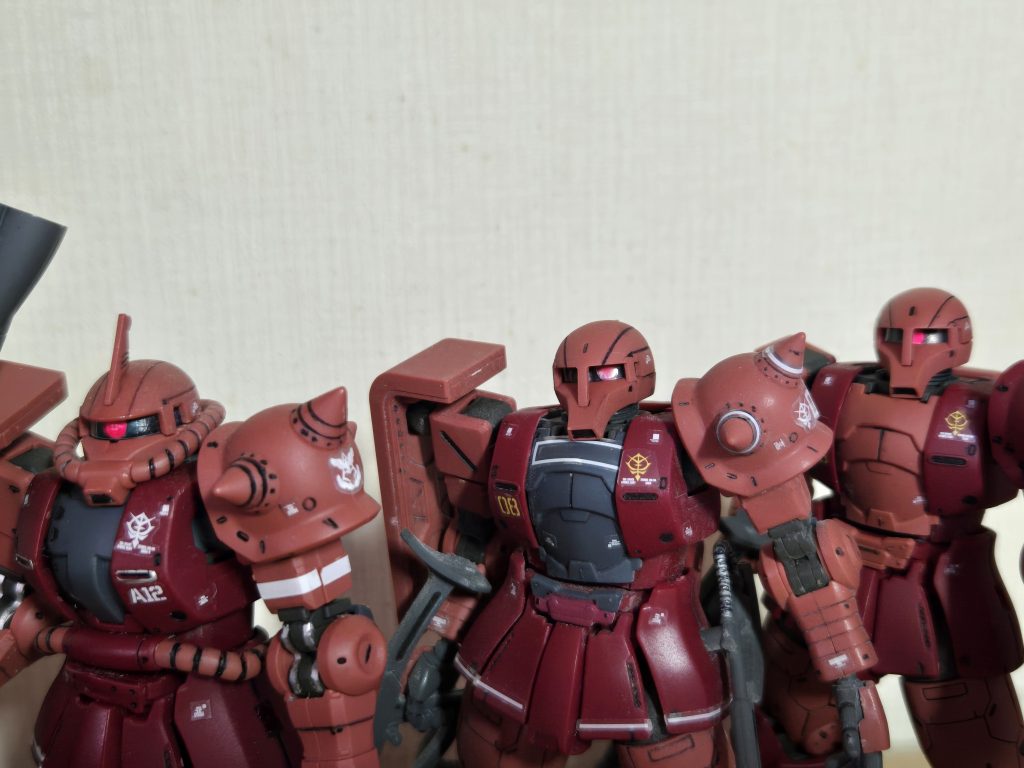 やはり、馴染みがあるのは最も左の機体ですよね✨️