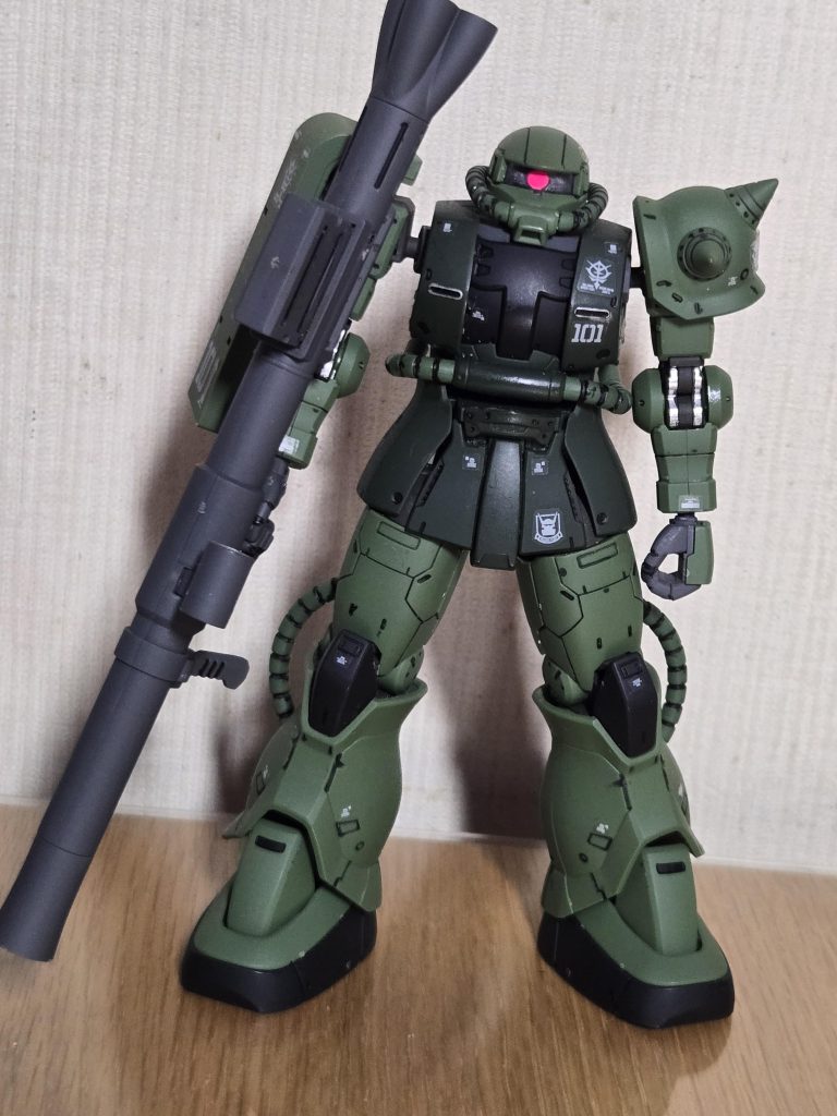 とても、強そうでモノアイの蛍光ピンクが引き立ちます！グポーンｯ！という感じw