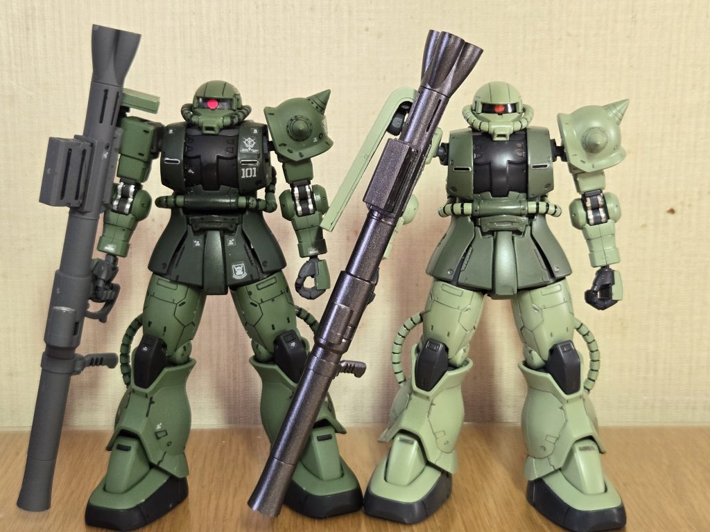 好みは分かれるでしょうね～（笑）私はアニメカラーに一票です！やはり、小学生の時のザクの色は忘れられません。ザクは衝撃的な登場でした！