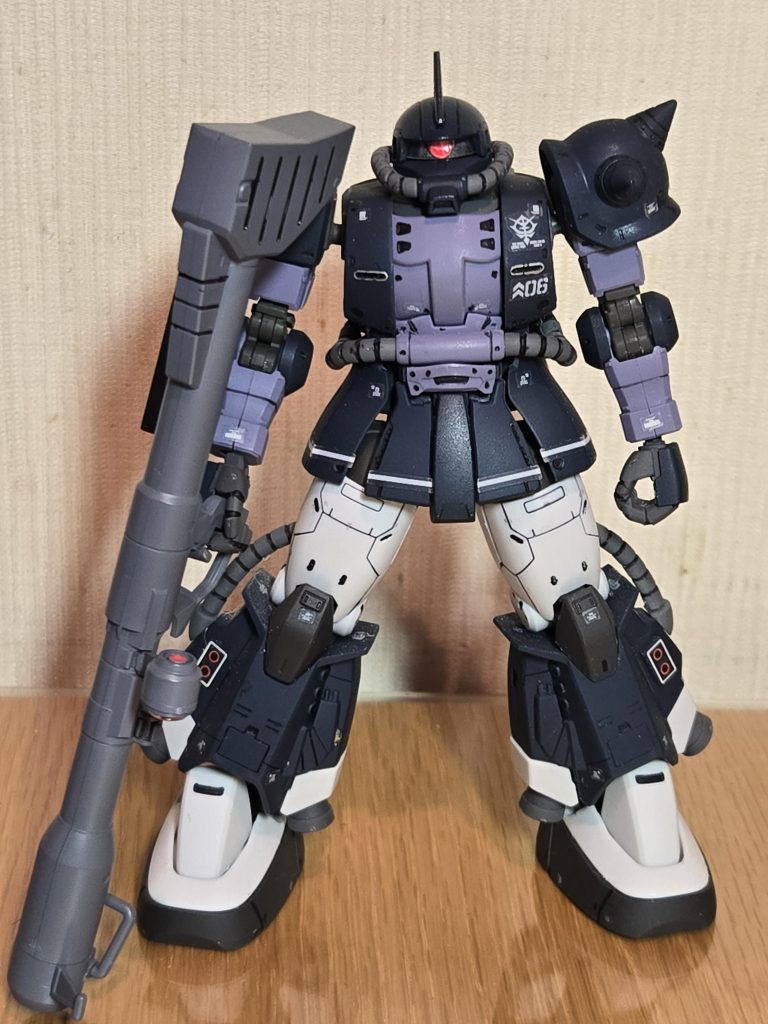 黒い三連星の武器と言えば、ジャイアントバスでしょう！これがまた、このザクにはぴったりだと思いますw 