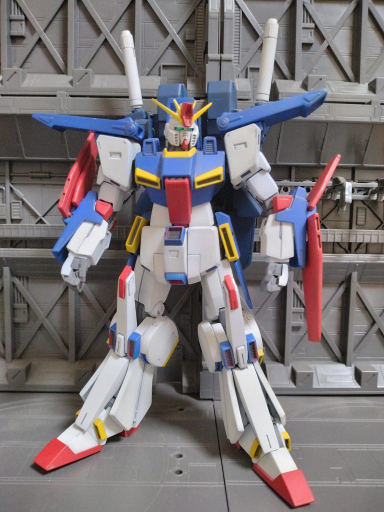 設定画のポーズもガワラ曲げの効果で再現出来ます。