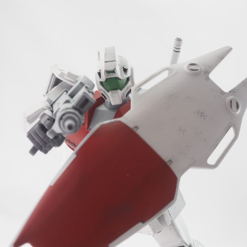 古いキットのポテンシャルを活かしたかったので、ハンドパーツはあえてキットのまま。いまいち造形は甘いですが、当時モノ感を味わえるポイントです😉